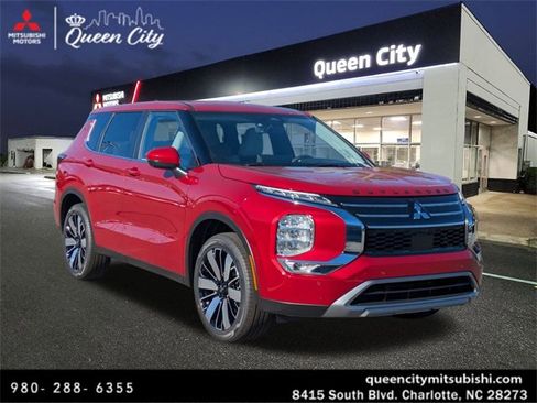 New 2025 Mitsubishi Outlander SE image 1