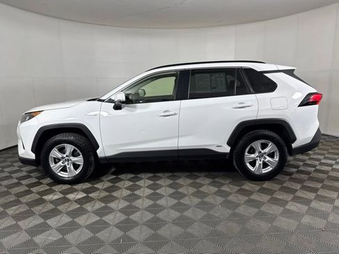 Used 2019 Toyota RAV4 LE w/ Carpet Mat Package AWD/4WD image 7