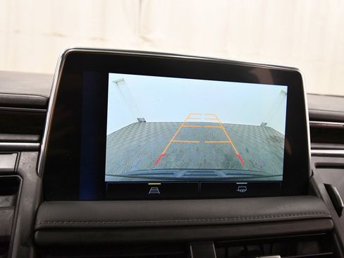 Used 2022 Chevrolet Suburban Z71 image 25