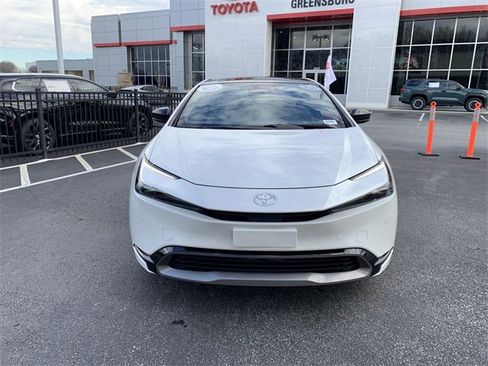 Used 2024 Toyota Prius XLE image 3