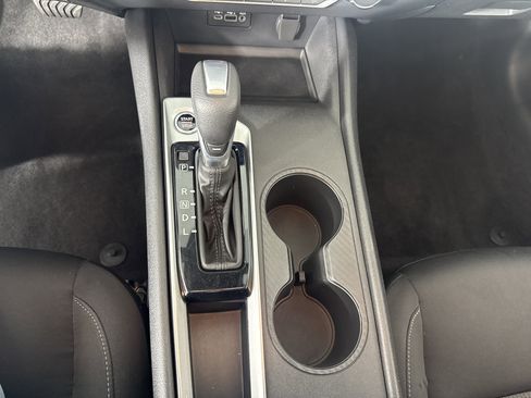 Used 2025 Nissan Altima 2.5 SV FWD image 29