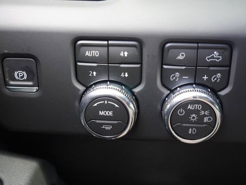 New 2026 GMC Sierra 2500 AT4 w/ AT4 Premium Plus Package AWD/4WD image 21