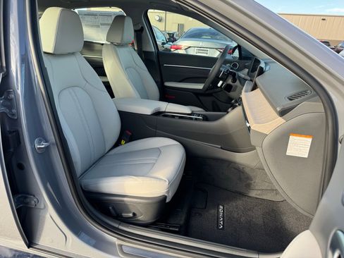 New 2025 Hyundai Sonata Limited image 34