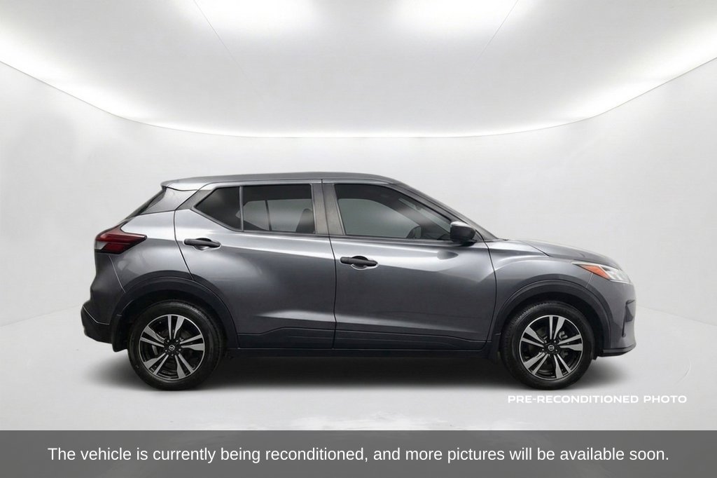 Used 2022 Nissan Kicks S FWD image 4