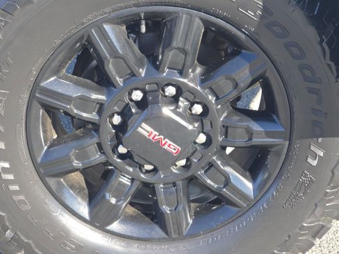 Used 2024 GMC Sierra 3500 AT4 w/ AT4 Premium Plus Package image 18