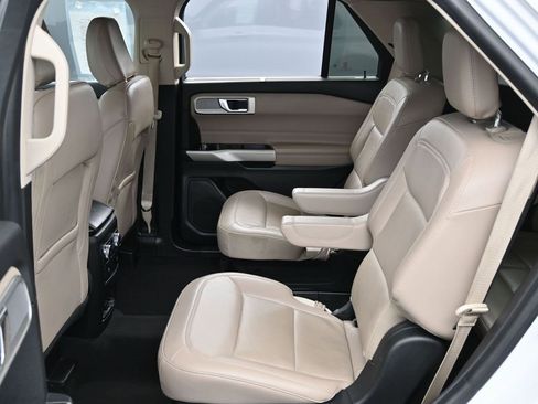 Used 2022 Ford Explorer Limited w/ Equipment Group 301A image 33