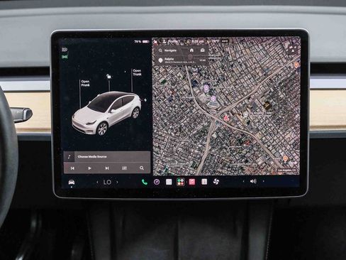 Used 2021 Tesla Model Y Long Range AWD/4WD image 14