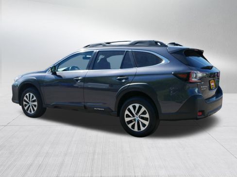 Used 2024 Subaru Outback Premium AWD/4WD image 5