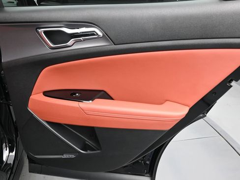 Used 2024 Kia Sportage SX image 29