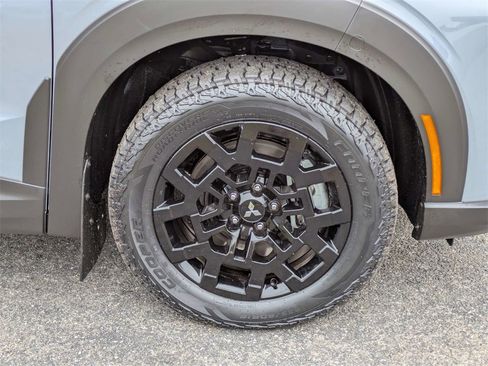 New 2026 Mitsubishi Outlander AWD image 11