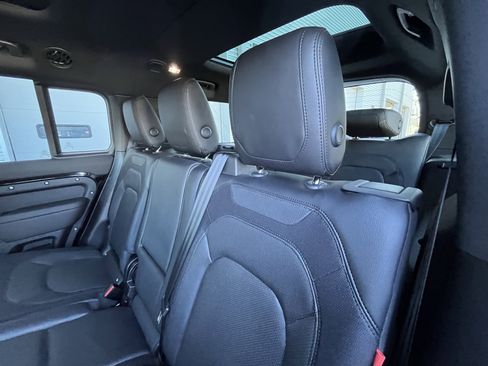 Certified 2024 Land Rover Defender 130 X-Dynamic SE image 28