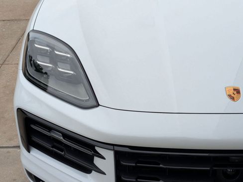 New 2026 Porsche Cayenne image 12