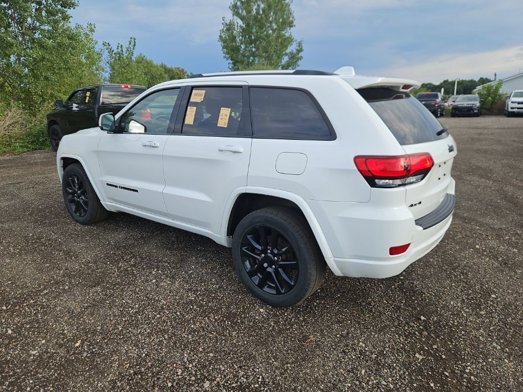 Used 2021 Jeep Grand Cherokee Altitude AWD/4WD image 8