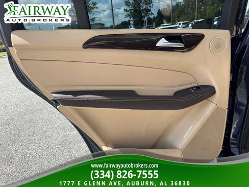 Used 2017 Mercedes-Benz GLS 450 4MATIC image 32