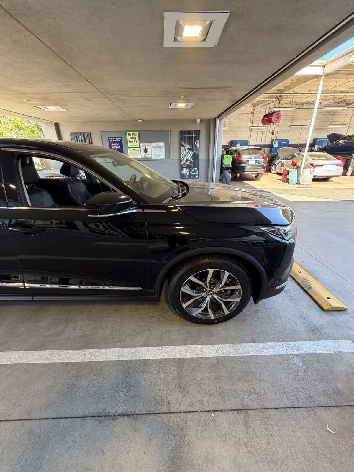 Used 2024 Acura MDX w/ Technology Package FWD image 4
