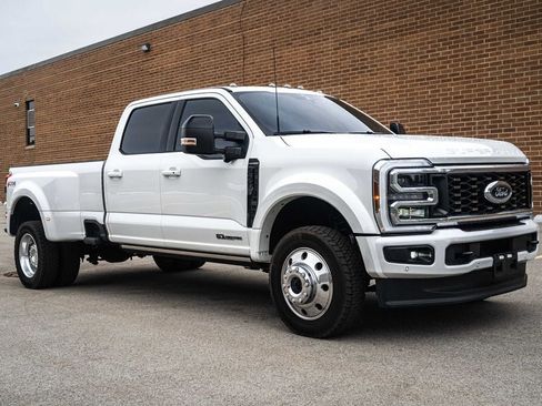 Used 2025 Ford F450 Platinum w/ FX4 Off-Road Package AWD/4WD image 7