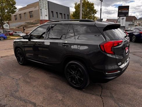 Used 2021 GMC Terrain SLE w/ Driver Convenience Package FWD image 4