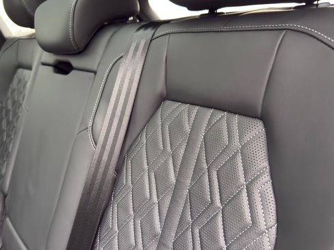 New 2026 Audi SQ5 Prestige AWD/4WD image 32