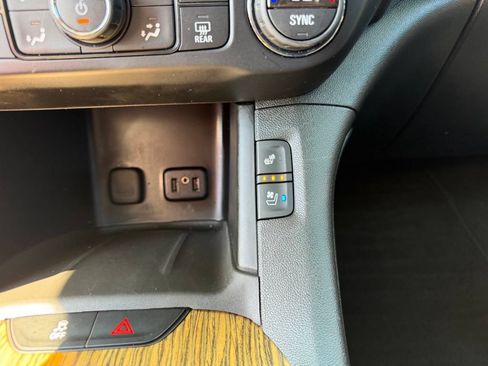 Used 2017 GMC Acadia Denali w/ Technology Package FWD image 39