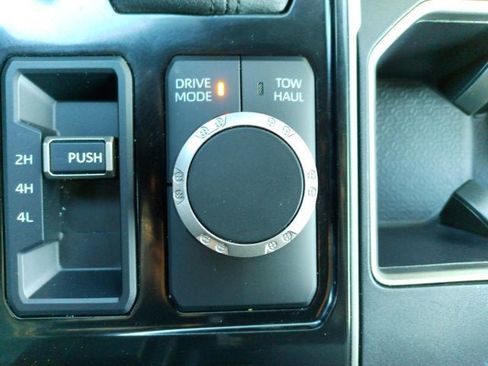 Used 2025 Toyota Tundra SR5 AWD/4WD image 9