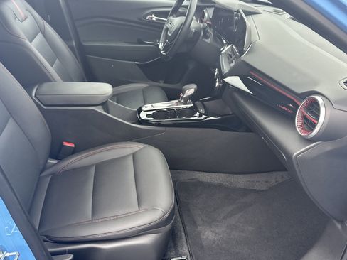 Certified 2024 Chevrolet Trax RS w/ Driver Confidence Package image 14