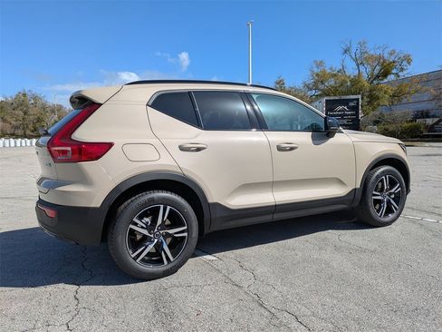 New 2026 Volvo XC40 B5 Core image 6