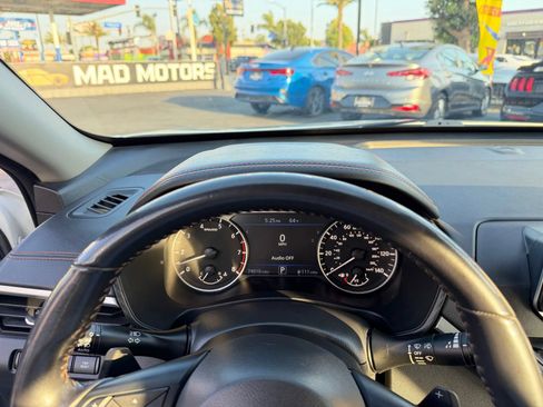 Used 2022 Nissan Altima 2.5 SR FWD image 9