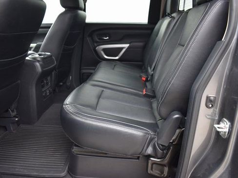 Used 2021 Nissan Titan SV w/ SV Convenience Package image 22