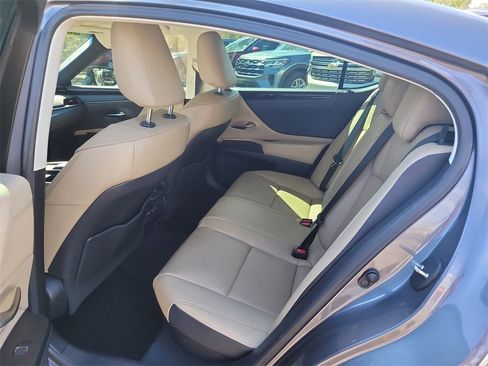 Used 2021 Lexus ES 300h w/ Premium Package image 12