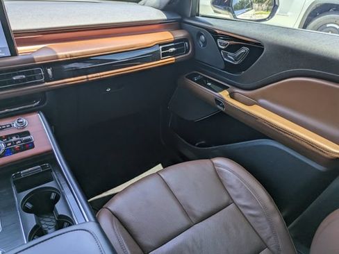 Used 2023 Lincoln Aviator Reserve w/ Equipment Group 201A RWD image 19