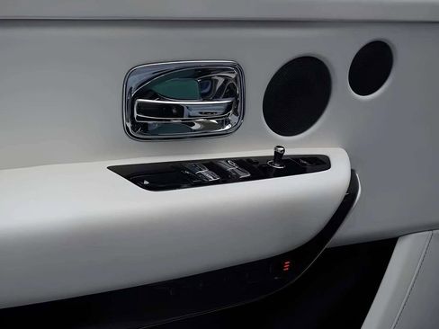 Used 2023 Rolls-Royce Cullinan Black Badge image 21