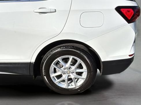 Used 2022 Chevrolet Equinox LT image 34