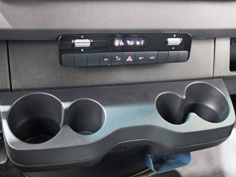 Used 2025 Mercedes-Benz Sprinter 2500 image 15