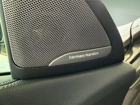 Used 2023 BMW X6 xDrive40i w/ Luxury Seating Package image 19