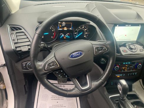 Used 2019 Ford Escape Titanium image 18