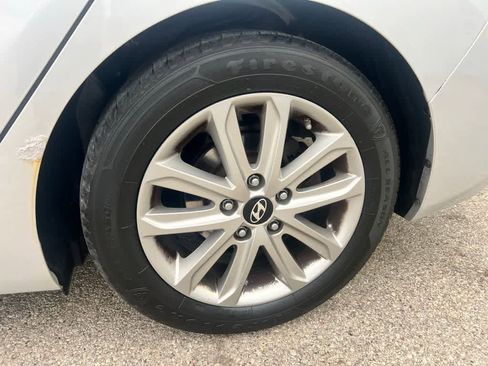 Used 2015 Hyundai Elantra SE w/ Option Group 03 image 11