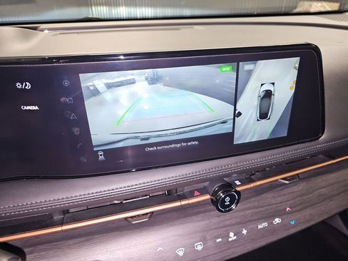 Used 2023 Nissan Ariya AWD image 39