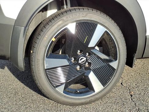 New 2026 Nissan Kicks SR w/ Cold Weather Package image 6