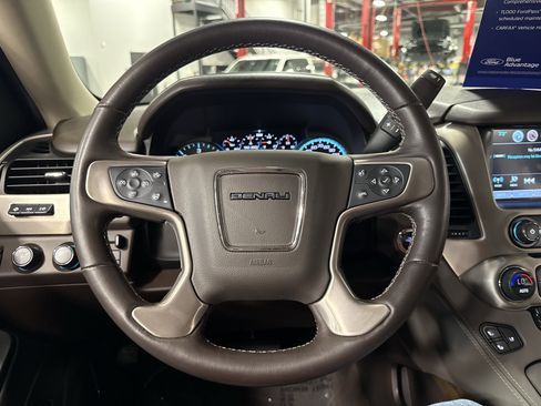 Used 2019 GMC Yukon XL Denali w/ Denali Ultimate Package image 27