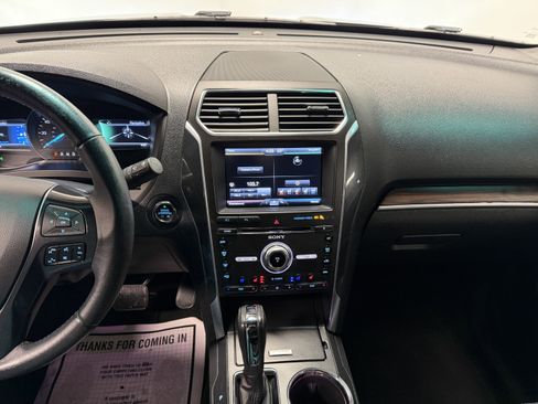 Used 2016 Ford Explorer Limited image 4