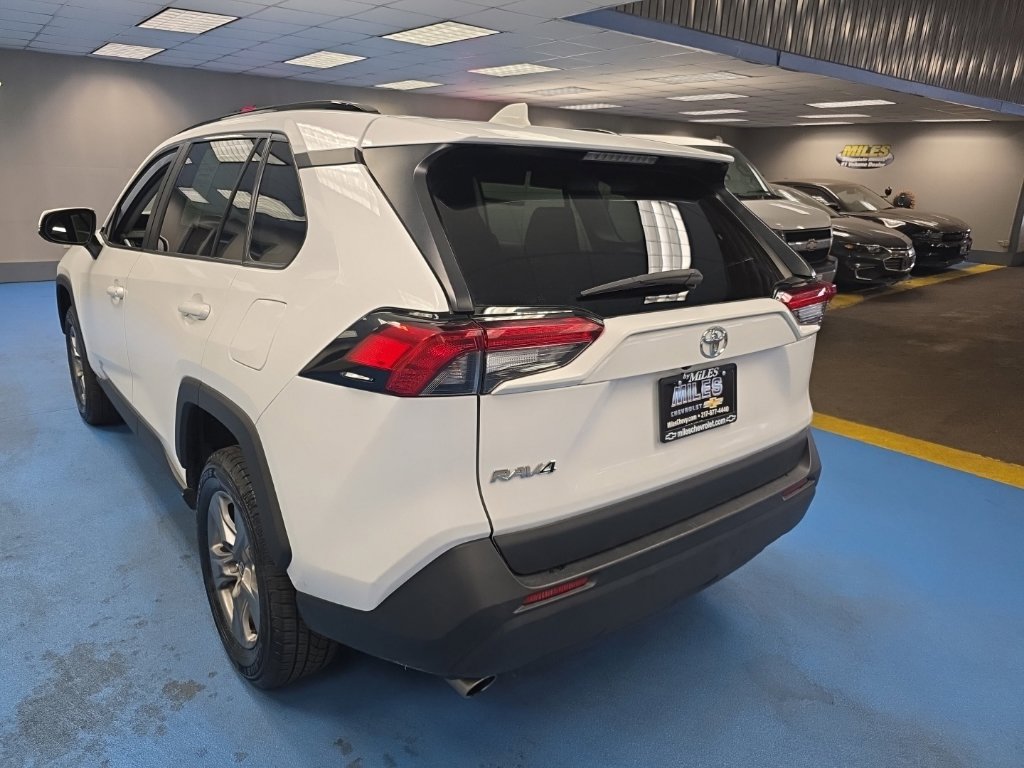 Used 2024 Toyota RAV4 XLE FWD image 5