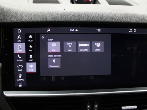 Used 2019 Porsche Cayenne image 18