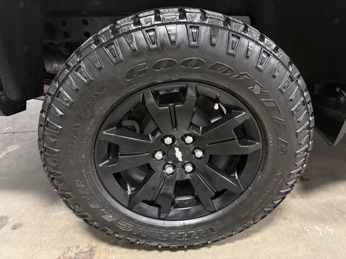 Used 2022 Chevrolet Colorado Z71 w/ Z71 Midnight Edition image 7