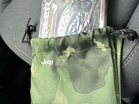 Used 2025 Jeep Wrangler Sahara w/ Safety Group image 26