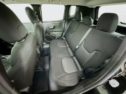 Used 2023 Jeep Renegade Latitude image 27