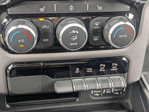 Used 2022 RAM 1500 Big Horn AWD/4WD image 24