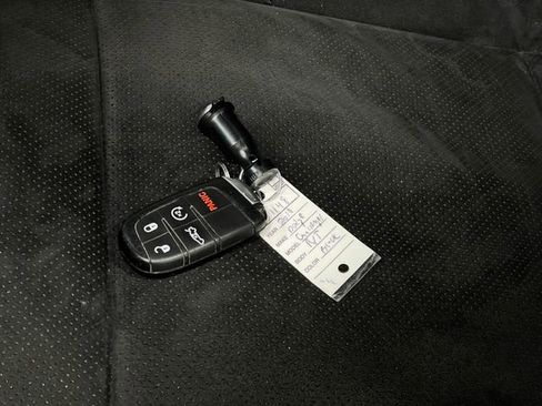 Used 2019 Dodge Challenger R/T w/ Plus Package image 39