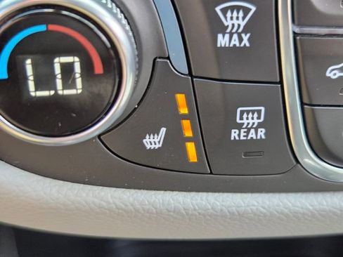 Used 2023 Chevrolet Equinox LT AWD/4WD image 25
