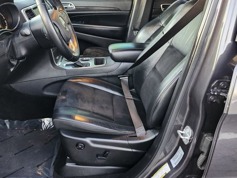 Used 2018 Jeep Grand Cherokee Altitude image 24