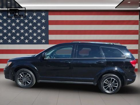Used 2018 Dodge Journey SE w/ Connectivity Group FWD image 8